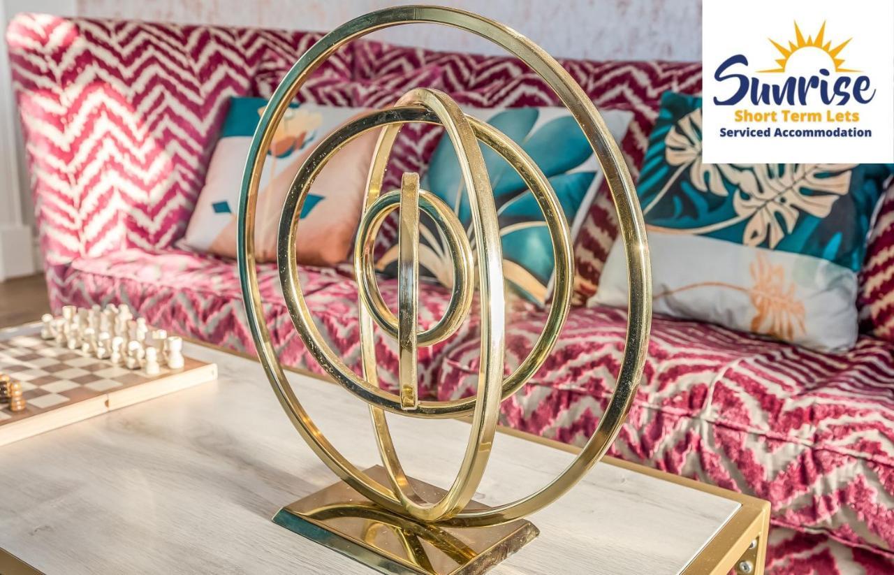 Presidential Apartment, Family Home, Luxury Bedrooms, 2 Rooms, 1 King Bed, 2 Single Beds, Free Wifi, Free Parking, Tourists, Business Travelers, Relocation, Beautiful River Views, - Long Stays, Invoice And Reduced Price Are Only Via Sunrise Short Let Дънди Екстериор снимка