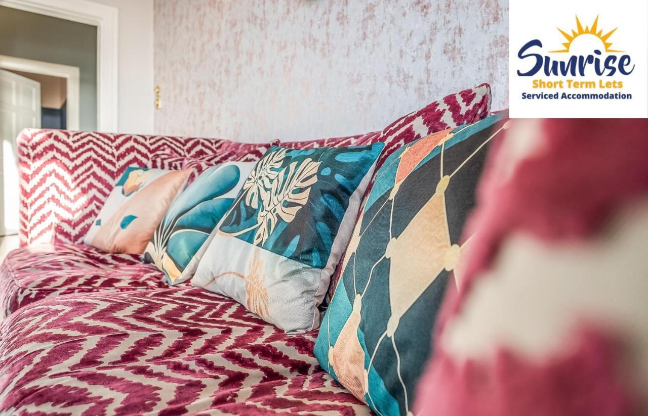 Presidential Apartment, Family Home, Luxury Bedrooms, 2 Rooms, 1 King Bed, 2 Single Beds, Free Wifi, Free Parking, Tourists, Business Travelers, Relocation, Beautiful River Views, - Long Stays, Invoice And Reduced Price Are Only Via Sunrise Short Let Дънди Екстериор снимка
