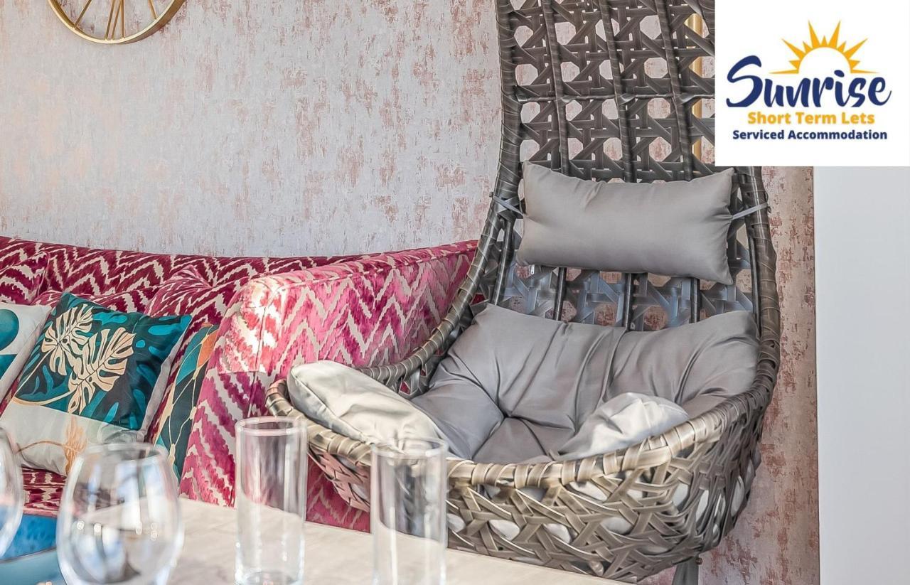 Presidential Apartment, Family Home, Luxury Bedrooms, 2 Rooms, 1 King Bed, 2 Single Beds, Free Wifi, Free Parking, Tourists, Business Travelers, Relocation, Beautiful River Views, - Long Stays, Invoice And Reduced Price Are Only Via Sunrise Short Let Дънди Екстериор снимка