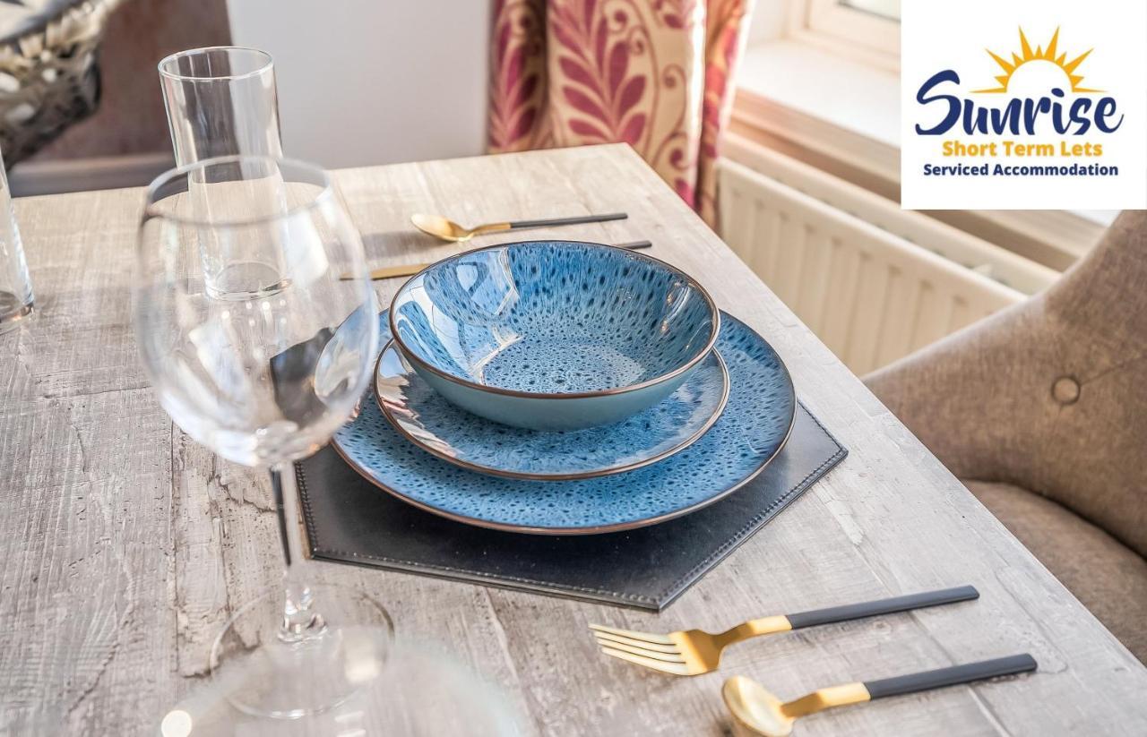 Presidential Apartment, Family Home, Luxury Bedrooms, 2 Rooms, 1 King Bed, 2 Single Beds, Free Wifi, Free Parking, Tourists, Business Travelers, Relocation, Beautiful River Views, - Long Stays, Invoice And Reduced Price Are Only Via Sunrise Short Let Дънди Екстериор снимка